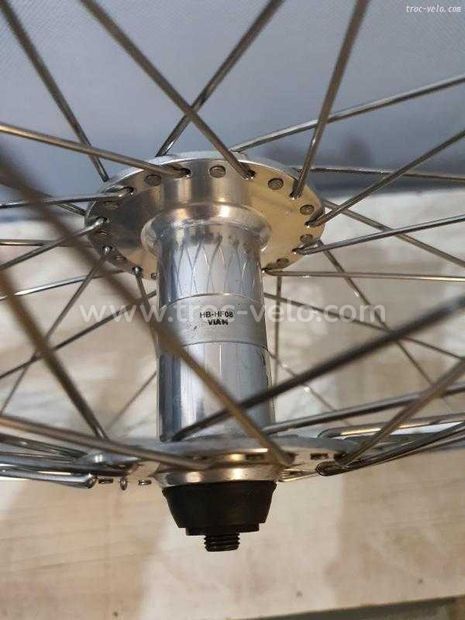 Roue avant 650b 48t moyeu shimano - 2