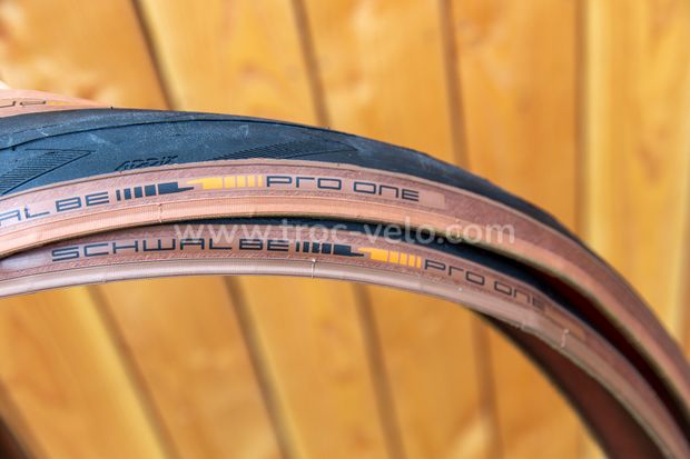 Paire de pneus SCHWALBE PRO-ONE 32 mm - 1