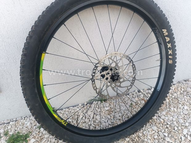 Roue avant vttae GIANT 83200 Troc V lo