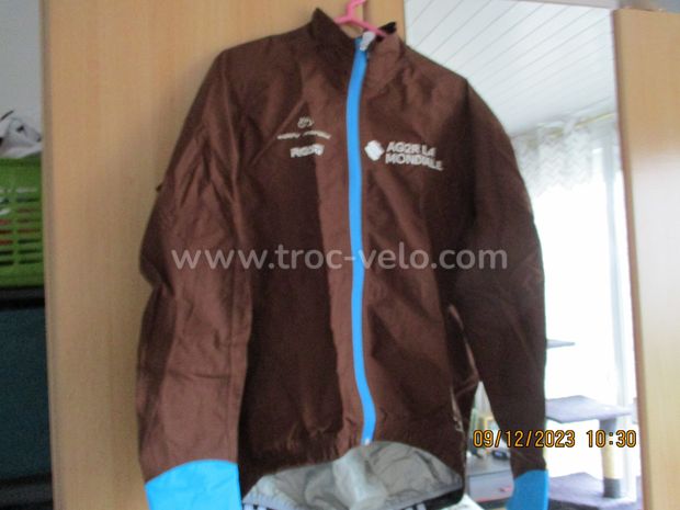 Veste Dryfull AG2R taille XXXL  - 1