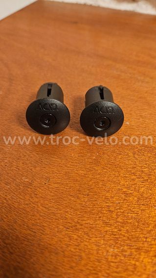 2 Bouchons De Cintre Guidon Made In Italy – Neufs, Pour Vélo Route/course
