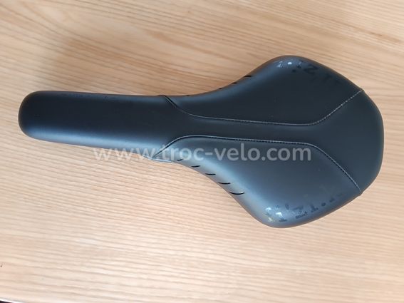 Selle Vélo Fizik Antares R3 - Carbone - Modèle 87520 - Occasion