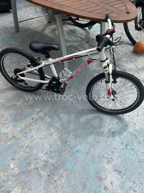 Vélo enfant specialized - 1