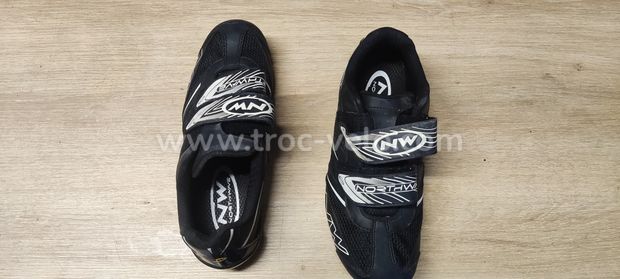 2 paires de chaussures route femme SPECIALIZED 83440 Troc V lo