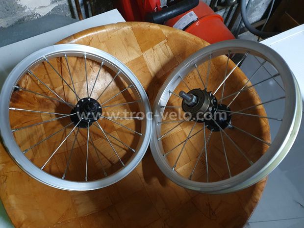 roues 14 pouces quasi neuves avec pignon ALU 69340 Troc V lo