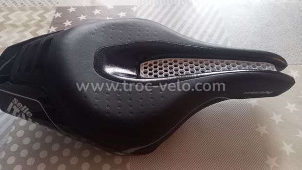 D stockage Selle Italia Iron CLM triathlon neuve SELLE ITALIA