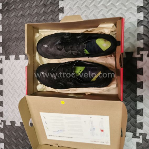 Chaussures Cycliste Specialized Femme – Taille 41 EU / 9.5 UK – Noires – État Neuf