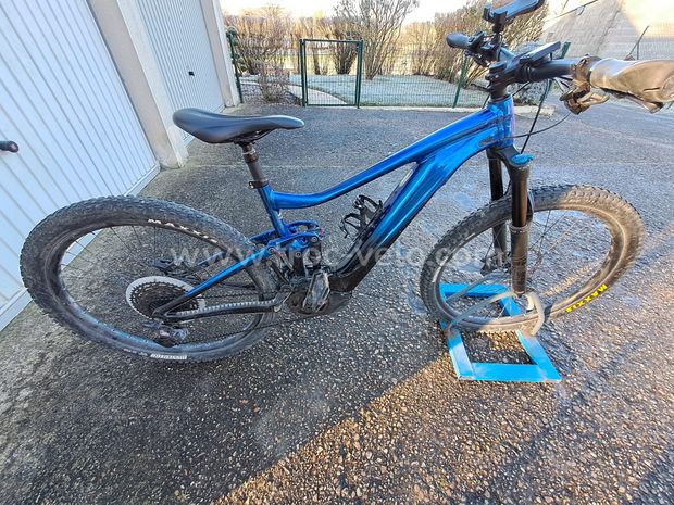 Vtt électrique best sale occasion giant