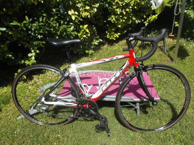 VELO ROUTE MODELE BH ROUGE ET BLANC TAILLE S - TRES BON ETAT GENERAL - 5